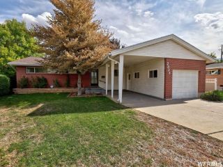 Foreclosed Home - 2333 S COUNTRY CLUB CIR, 84109