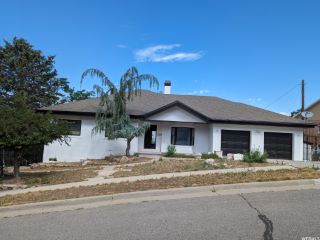 Foreclosed Home - 2214 S BELAIRE DR, 84109