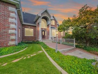 Foreclosed Home - List 100916004