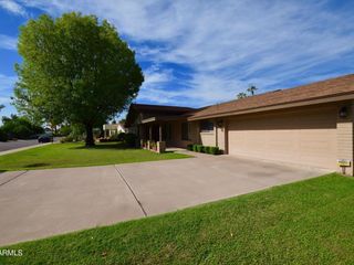 Foreclosed Home - 7848 N 5TH AVE, 85021