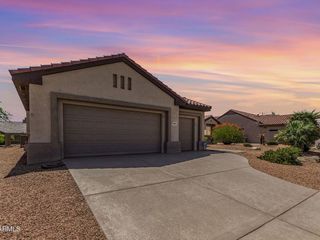 Foreclosed Home - 15811 W KINO DR, 85374