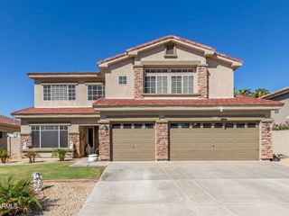 Foreclosed Home - 9606 W QUAIL TRACK DR, 85383