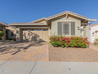 Foreclosed Home - 20760 W MINNEZONA AVE, 85396