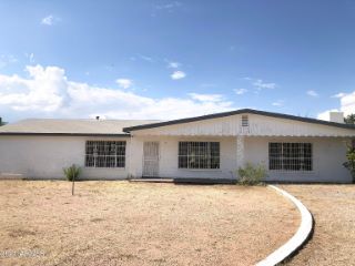 Foreclosed Home - 3110 E 9TH ST, 85607