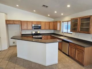 Foreclosed Home - 931 E SPRING WATER CANYON DR, 85629