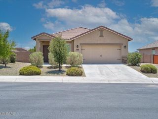 Foreclosed Home - 11265 W ARTIFACT QUARRY DR, 85658