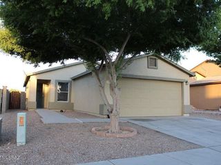 Foreclosed Home - 6189 S EARP WASH LN, 85706