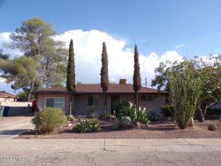 Foreclosed Home - 957 W CALLE EVELINA, 85706