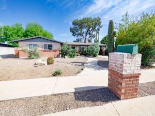 Foreclosed Home - 7041 E CALLE OSITO, 85710