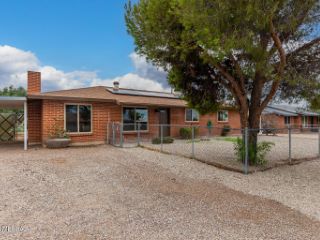 Foreclosed Home - 6310 E CALLE CAPPELA, 85710