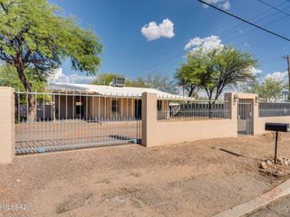 Foreclosed Home - 2802 N PALO VERDE AVE, 85716