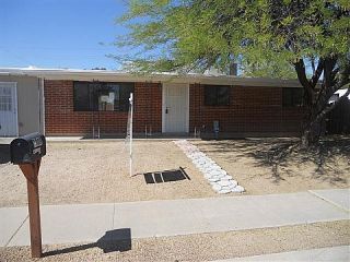 Foreclosed Home - 7909 E WINNEPEG DR, 85730