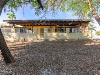 Foreclosed Home - 2501 W CROWN KING DR, 85741