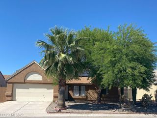 Foreclosed Home - 4340 W SUNGATE PL, 85741