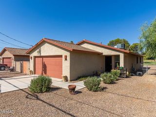 Foreclosed Home - 1423 N HUALPAI RD, 85745