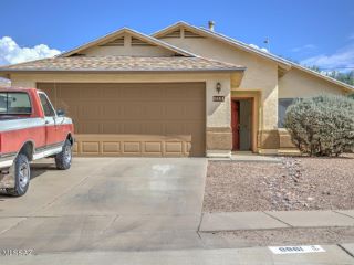 Foreclosed Home - 8861 S DESERT RAINBOW DR, 85747