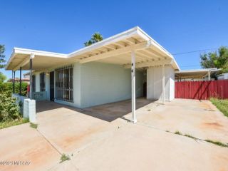 Foreclosed Home - 616 W CALLE SEVILLA, 85756