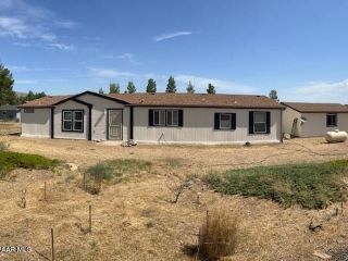 Foreclosed Home - 2510 N APACHE DR, 86323