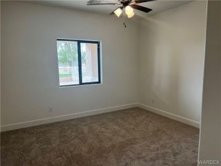 Foreclosed Home - 5789 S DESERT LAKES DR, 86426