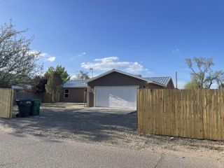 Foreclosed Home - 2511 MARES RD SW, 87105