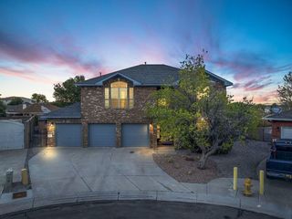 Foreclosed Home - 4827 SUMMERLIN RD NW, 87114