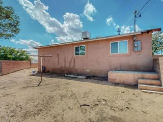 Foreclosed Home - 300 BATAAN DR SW, 87121