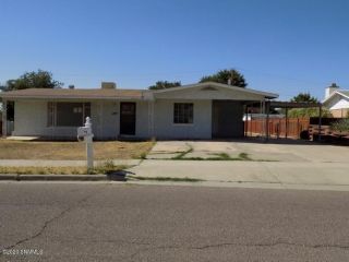 Foreclosed Home - 615 Monte Vista Avenue, 88005