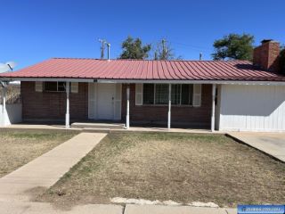 Foreclosed Home - 307 W 4TH ST, 88045