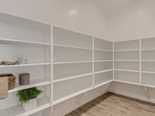 Foreclosed Home - List 101010005