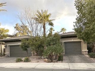 Foreclosed Home - 1447 FOOTHILLS VILLAGE DR, 89012