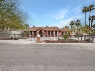 Foreclosed Home - 2402 VIEWPOINT DR, 89014