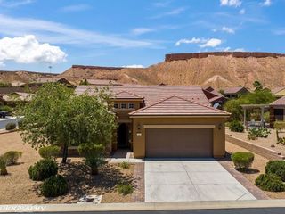 Foreclosed Home - 939 ANGELS LANDING TRL, 89034