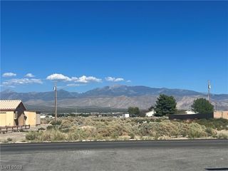 Foreclosed Home - 2384 MOUNT CHARLESTON DR, 89048