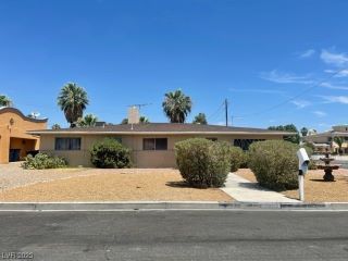 Foreclosed Home - 2304 LLEWELLYN DR, 89102
