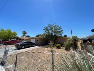 Foreclosed Home - 4225 SAWYER AVE, 89108