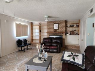 Foreclosed Home - 5209 GLEN EAGLES LN, 89108