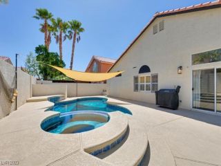 Foreclosed Home - 10082 PRAIRIE DOVE AVE, 89117