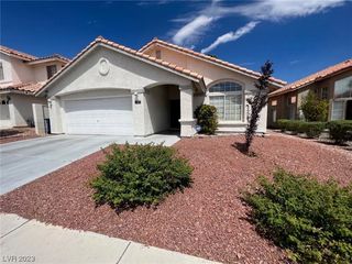 Foreclosed Home - 2033 SCENIC SUNRISE DR, 89117