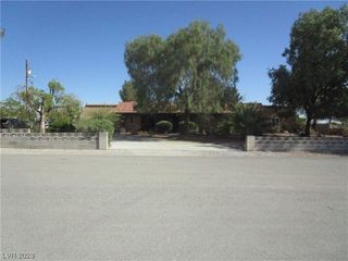 Foreclosed Home - 6760 W QUAIL AVE, 89118