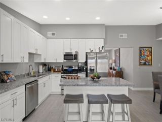 Foreclosed Home - List 100644811