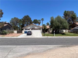 Foreclosed Home - 3302 E OQUENDO RD, 89120