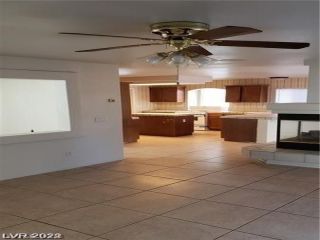 Foreclosed Home - 6684 CORONADO CREST AVE, 89139