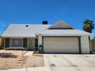 Foreclosed Home - 4733 CASTLE ROCK CT, 89147