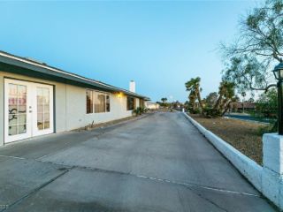Foreclosed Home - 6510 VIEWPOINT DR, 89156