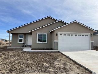 Foreclosed Home - 818 GREAT BASIN LN, 89406