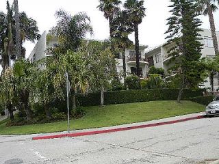 Foreclosed Home - 3407 HUXLEY ST APT 17, 90027