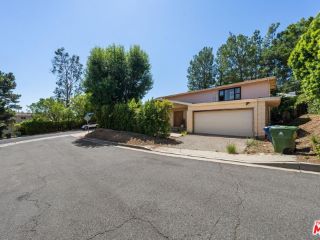 Foreclosed Home - 3001 HUTTON PL, 90210