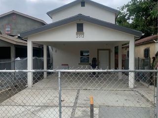 Foreclosed Home - 2012 E PIRU ST, 90222