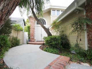 Foreclosed Home - 7526 W 81ST ST, 90293