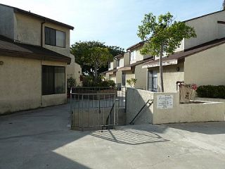 Foreclosed Home - 620 W HYDE PARK BLVD UNIT 208, 90302